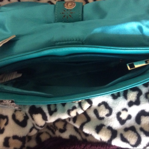 So Sweet Boutique teal clutch - Picture 3 of 8